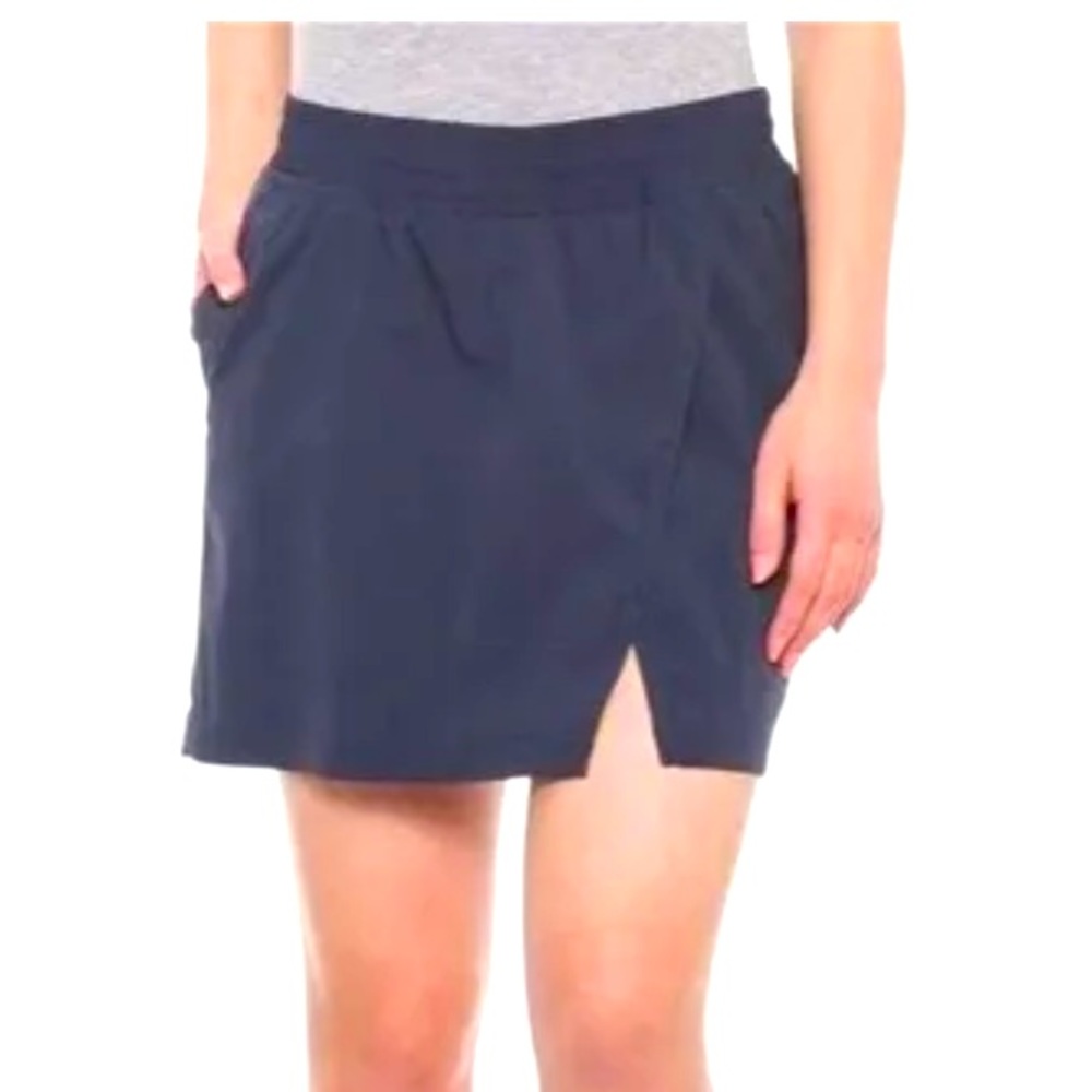 The North Face Tech Sheltay FlashDry Wrap Skort Navy Blue